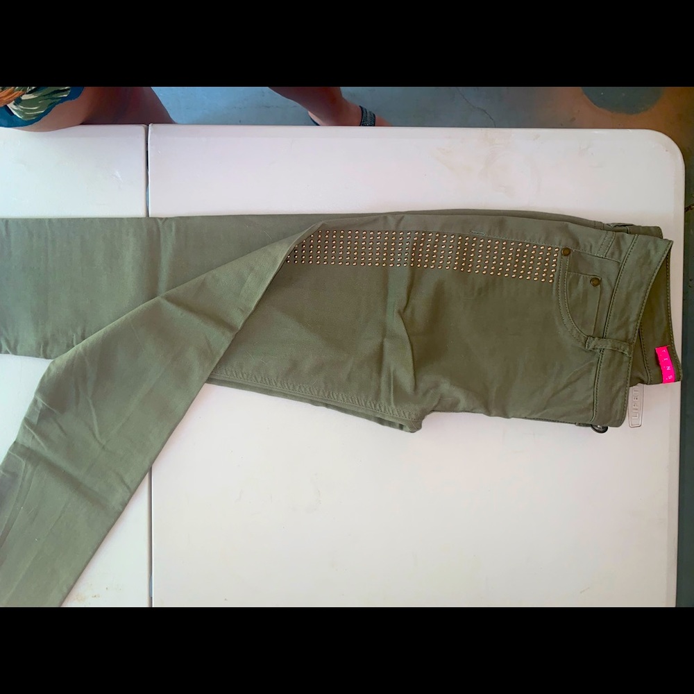 Skinny olive pants
